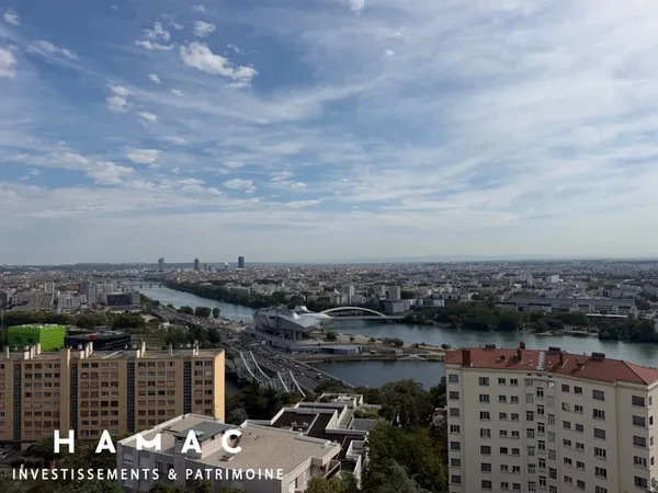 Appartement T4 65 m² dernier étage