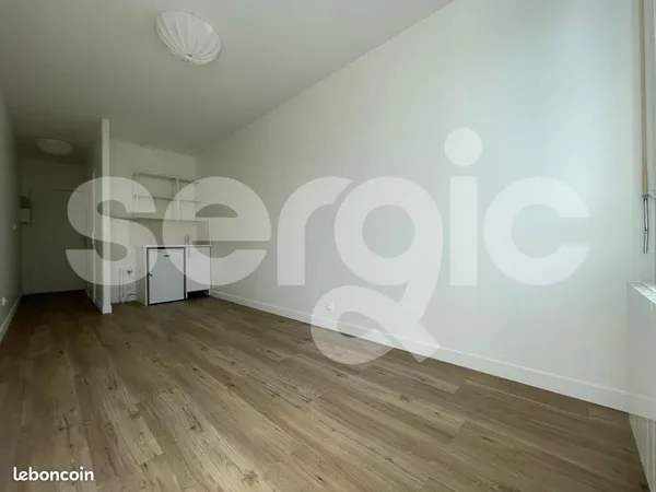 Studio 1 pièce 17 m²