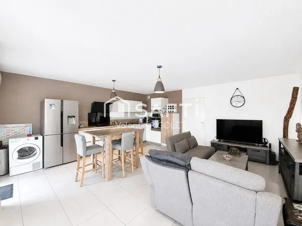 T4 lumineux, terrasse et confort au quotidien
