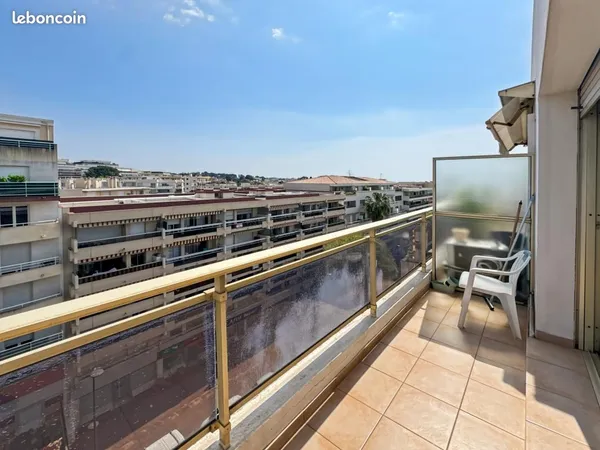 Studio 1 pièce 27 m²