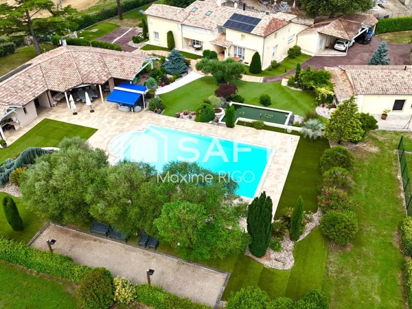 Propriété 12 pièces 518m²