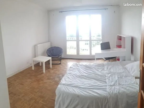 Grande chambre en colocation Villejean