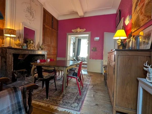 ? Maison bourgeoise de caractère avec chambres d'hôtes  Saint-Omer centre ?