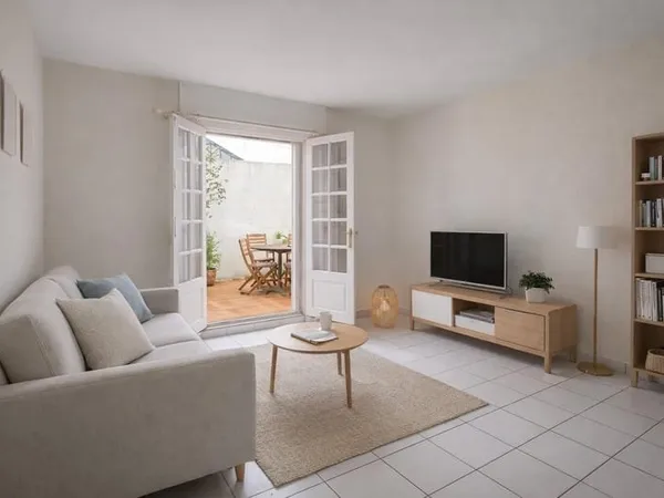 Duplex de charme avec terrasse et stationnement au coeur de B