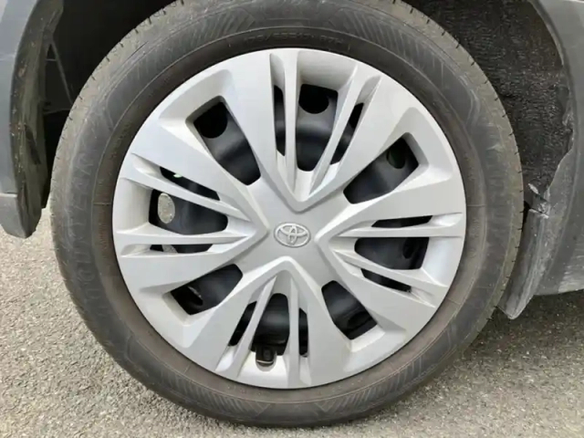 Toyota Aygo 1.0 vvt-i 72 dynamic / pack zen — photo 8