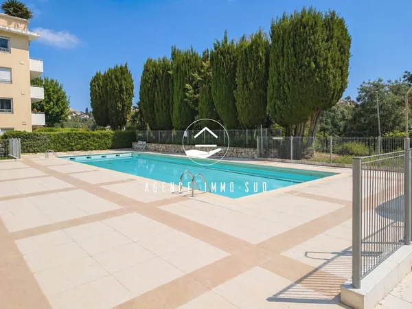 MAGNIFIQUE APPARTEMENT PISCINE GARAGE