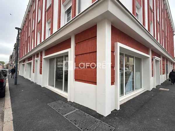 Local commercial 175 m²