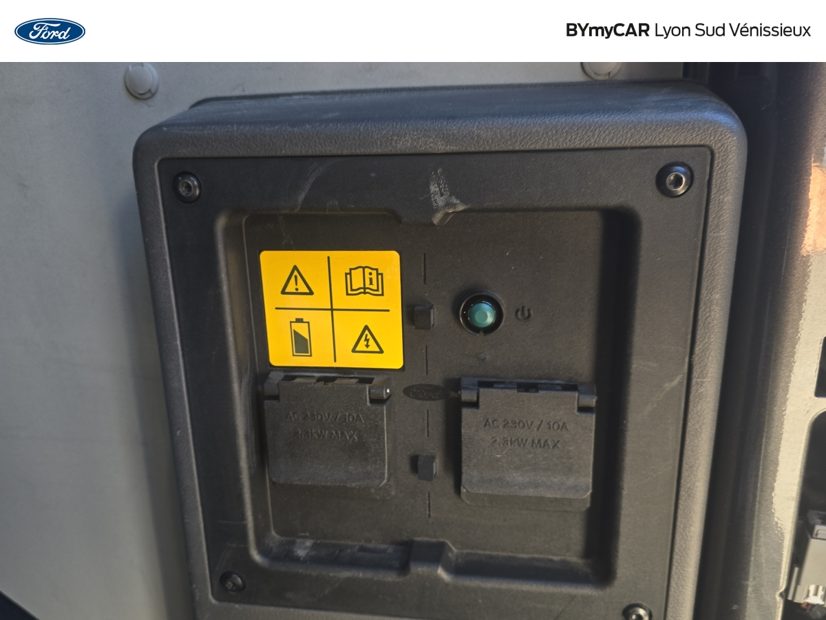 Ford E-TRANSIT FGN 390 L2H2 184 CH BATTERIE 75 KWH — photo 18