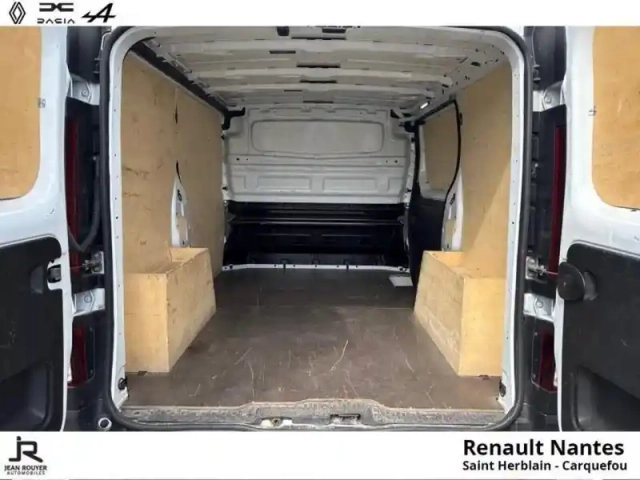Renault Trafic fg l1h1 3t 2.0 blue dci 130ch confort - 18990? ht — photo 11