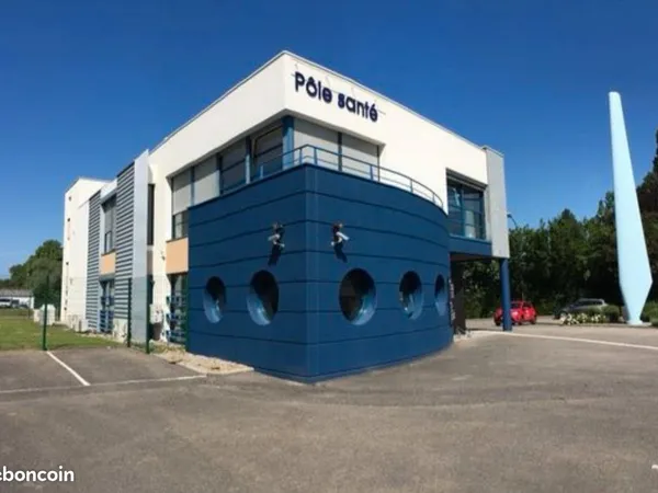 Local meublé dans pôle santé