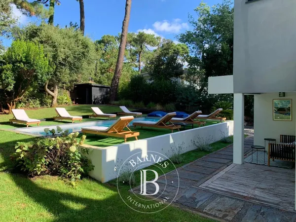 VILLA CONTEMPORAINE DE 300 M² AVEC VUE PANORAMIQUE SUR LE BASSIN, SUR LA PRESQU'ÎLE DU CAP FERRET