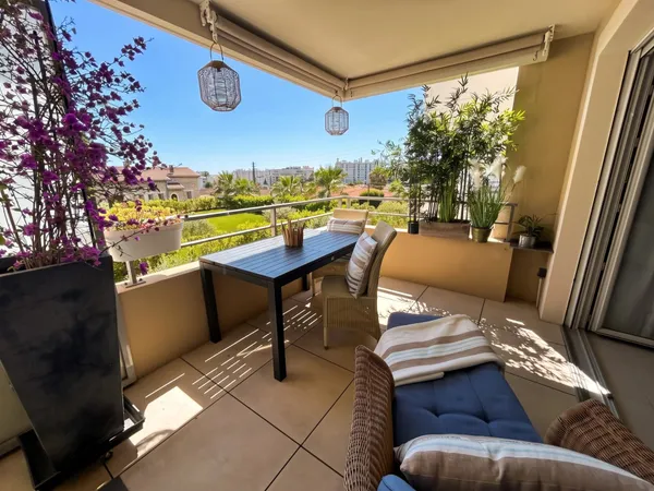3 pièces lumineux avec terrasse, garage double, à pied du bord de mer