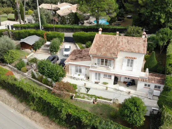 SAINT-PAUL-DE-VENCE VILLA 5 PIÈCES DE 150 M2 VUE SUR LE
