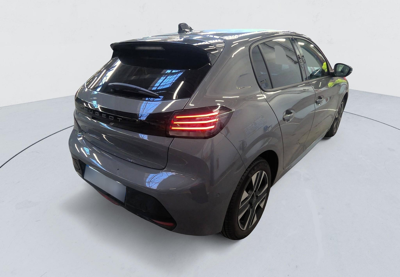 Peugeot 208 — photo 2
