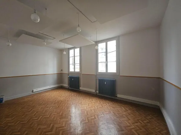 Local professionnel 50 m²