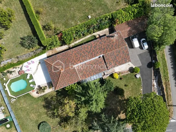 Propriété 6 pièces 162 m²