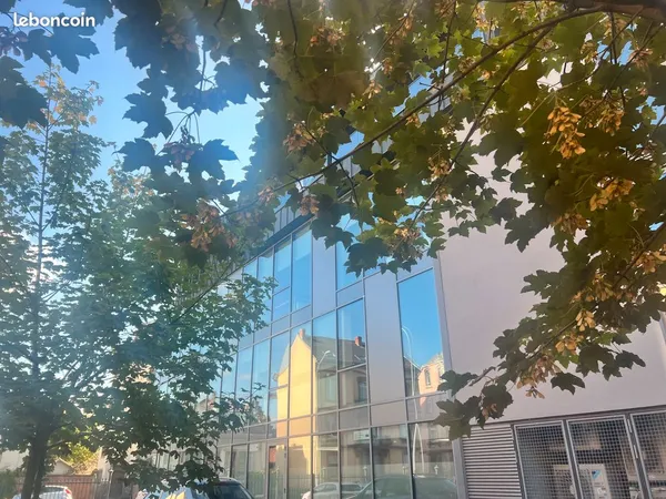 Colmar proche gare superbe local pro ou commercial 54.4m² normes pmr rdc +3 pkgs privatifs res recen