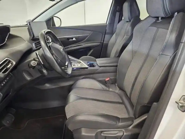 Peugeot 3008 plug-in hybrid 225ch allure pack e-eat8 — photo 14