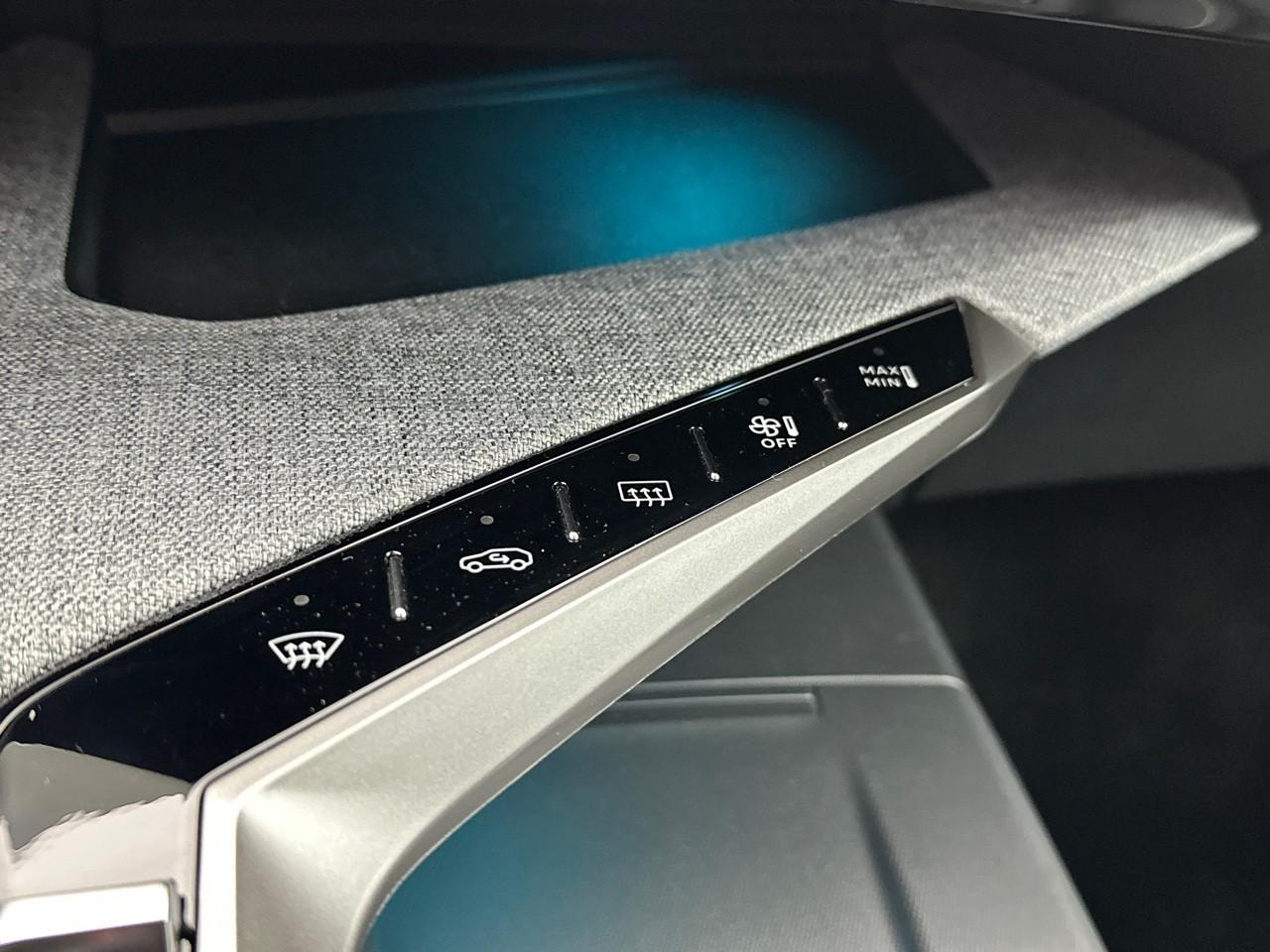 Peugeot 3008 hybrid 145 e-dcs6 gt — photo 28