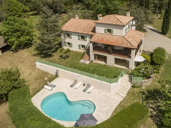 Local 7 pièces 314 m²