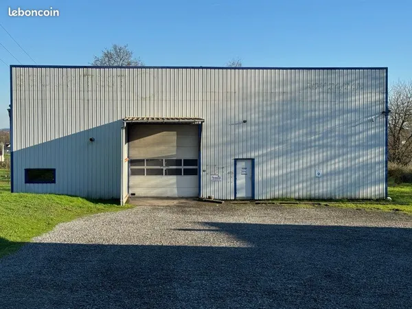 Local d’activité et entrepôt Location Guipry-Messac 400m² 1500€