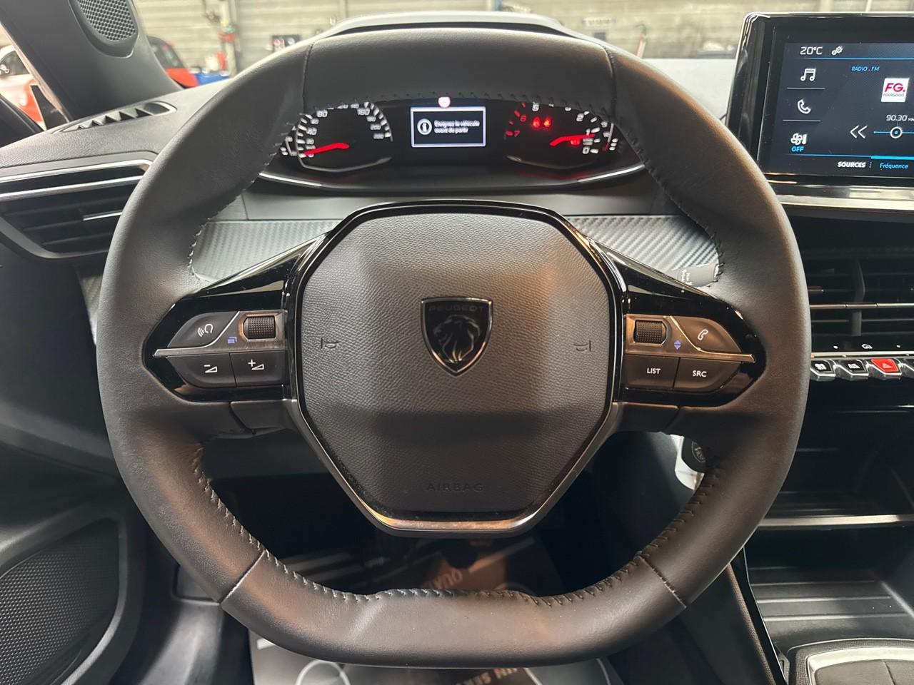 Peugeot 2008 1.2 puretech 100ch s&s active — photo 12