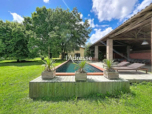 Domaine d'exception 430 m² sur 11 hectares préservés Aux portes de Toulouse