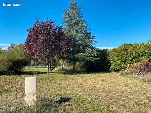 Centre de Castelnau de médoc TERRAIN A VENDRE