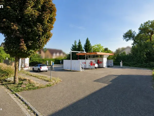 REICHSHOFFEN - Terrain avec station de lavage