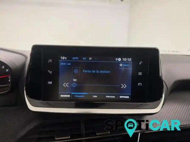 Peugeot 2008 1.2 puretech 130ch s&amp;s style eat8 — photo 15