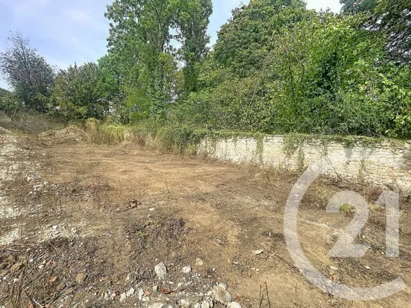 Terrain 243 m²