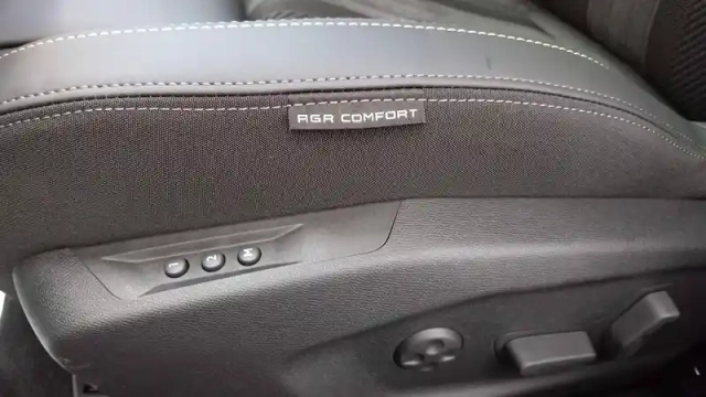 Peugeot 308 sw hybrid 145 e-dcs6 — photo 29