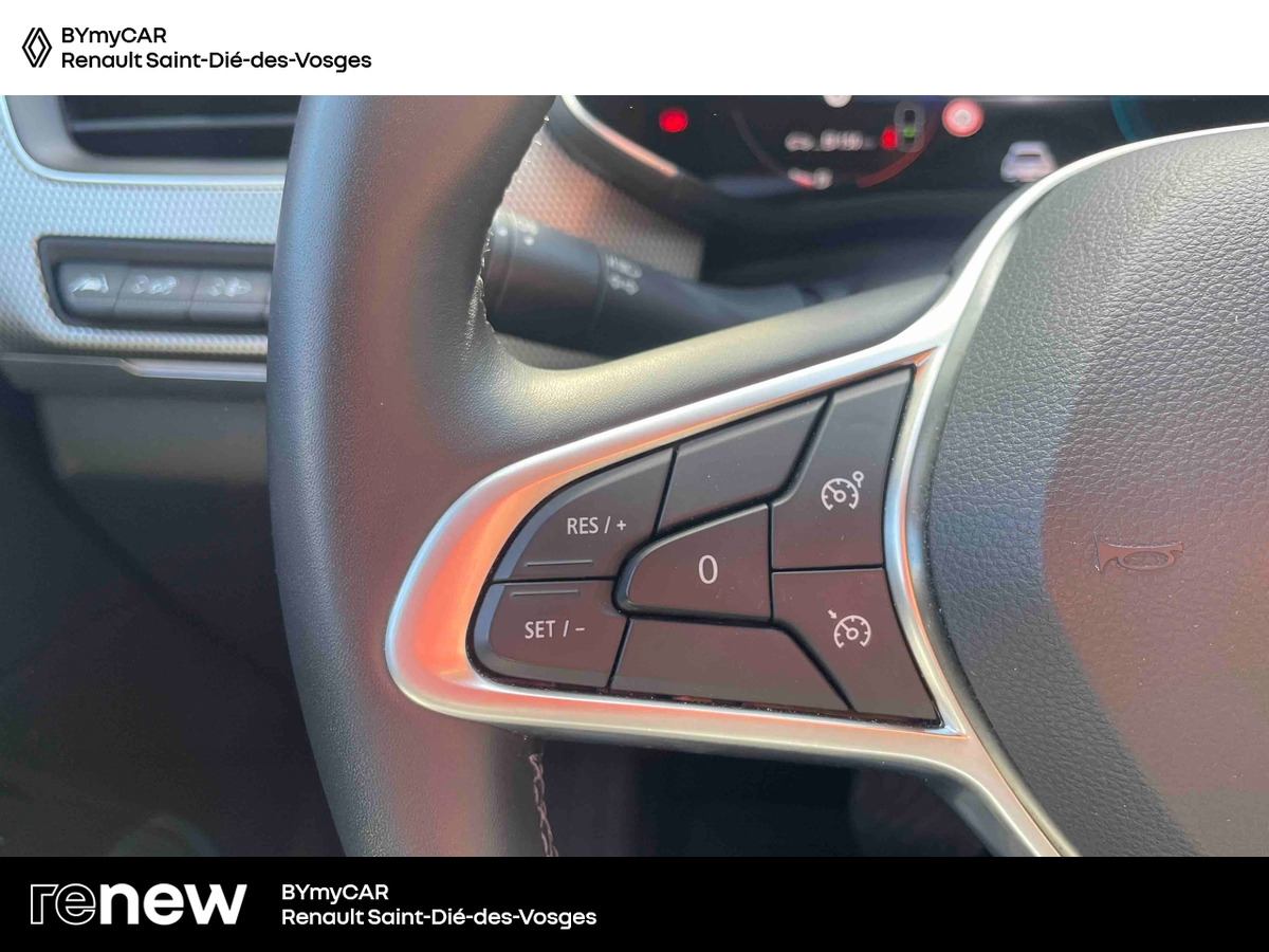 Renault Arkana E-Tech 145 - 23 — photo 19