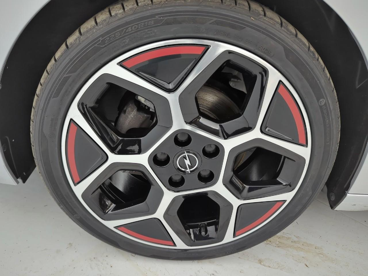 Opel Astra 1.2 turbo 130 ch bva8 gs — photo 11