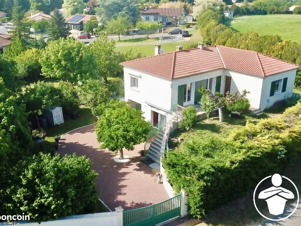 Propriété 10 pièces 153 m²