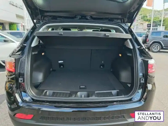 Jeep Compass 1.3 phev t4 240 ch 4xe eawd — photo 6