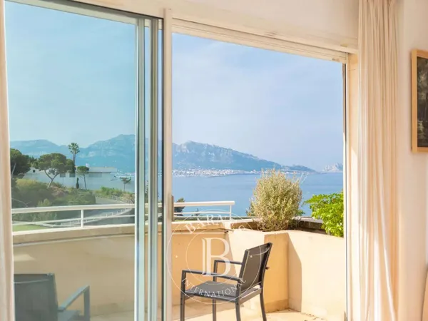 Maison 8 pièces 356 m²