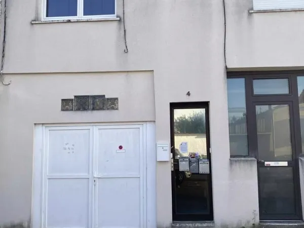 Local d’activité et entrepôt Location Bordeaux 1p 56m² 450€