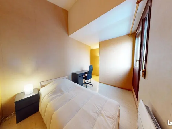 Chambre 4 pièces 91 m²