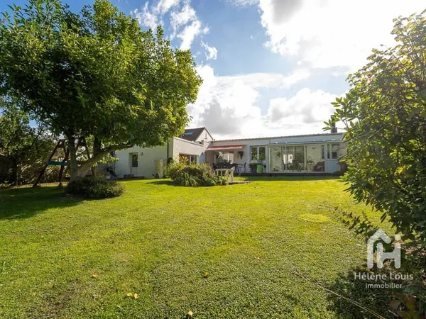 Plain-pied - 3 chambres - Jardin - Garage