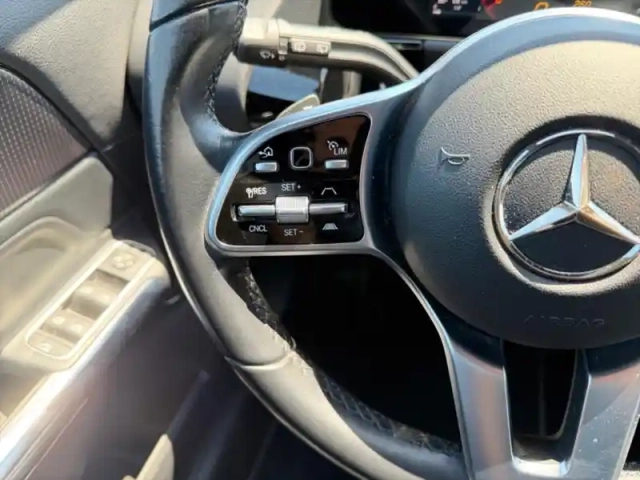 Mercedes Gla 200 d progressive line — photo 13