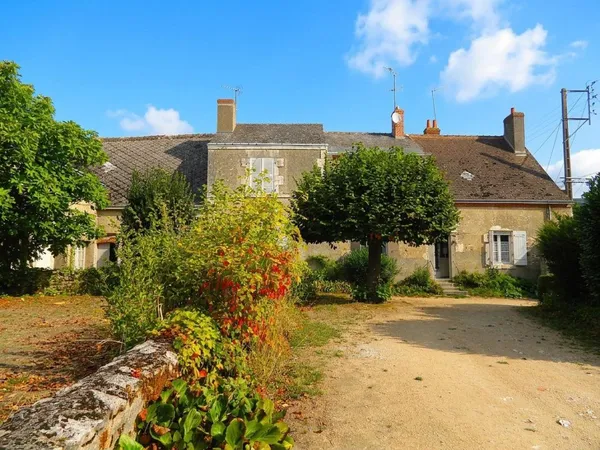Vends maison de village - 265 m² - 6 pièces, 2 chambres - Suevres 41500