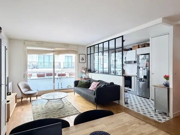 Levallois, Anatole France, 3 pièces de 68 m² + 2 m² de balcon, Cave & Parking