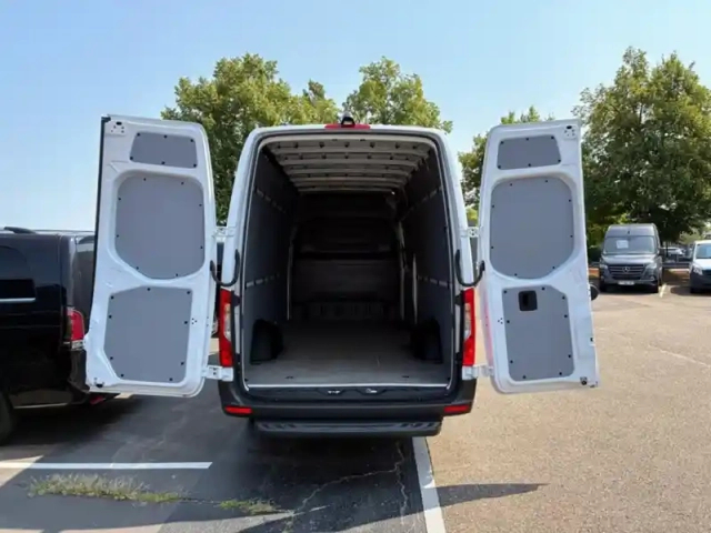 Mercedes Sprinter 315 cdi fourgon 43 l3h2 14m3 1 — photo 2