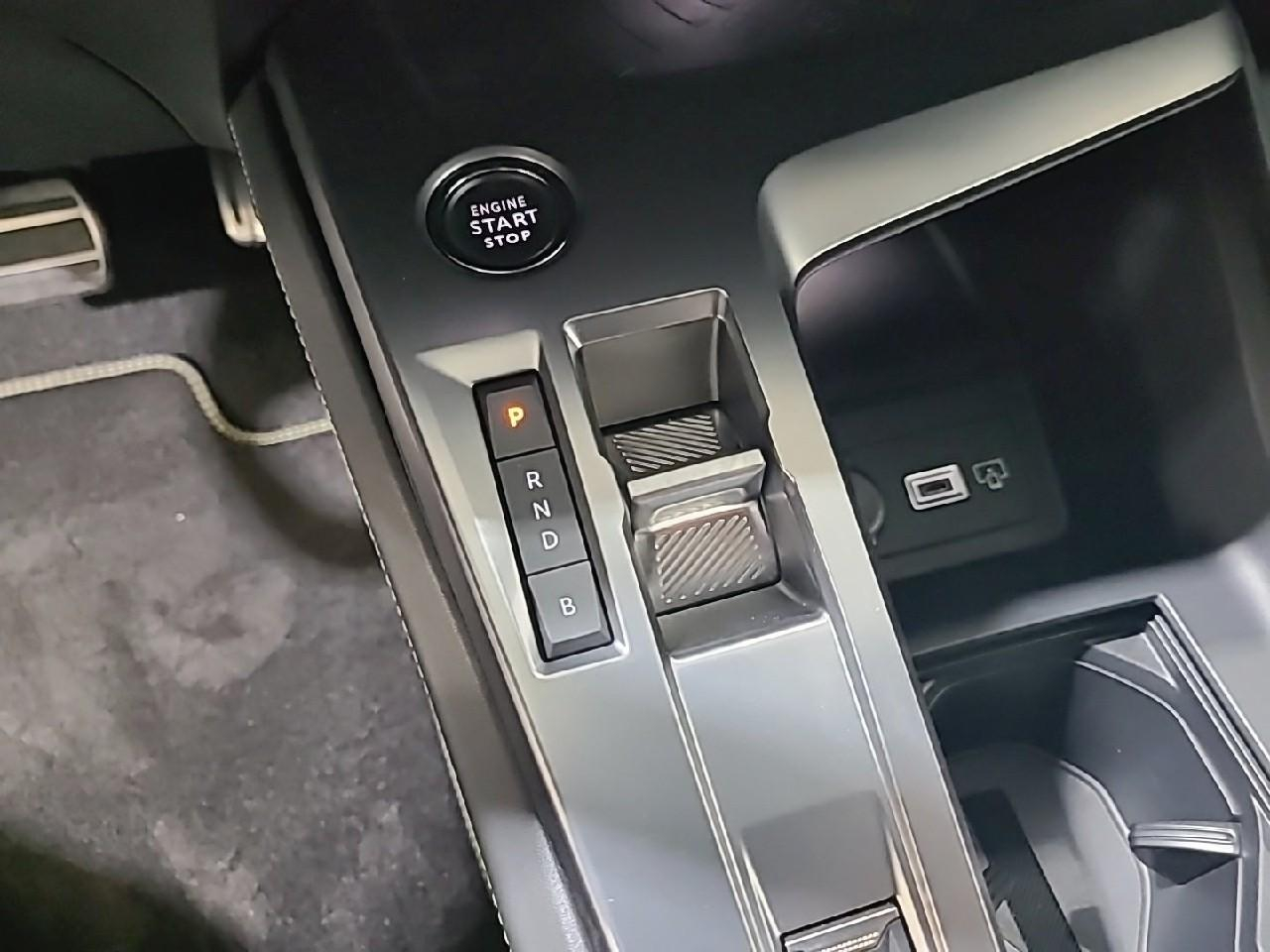 Peugeot 308 phev 225 e-eat8 gt — photo 19