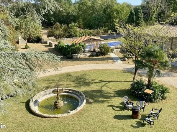 Maison 11 pièces 375 m²