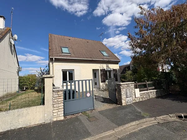 Maison T5 avec 4 chambres, jardin et terrasse à Montierchaume