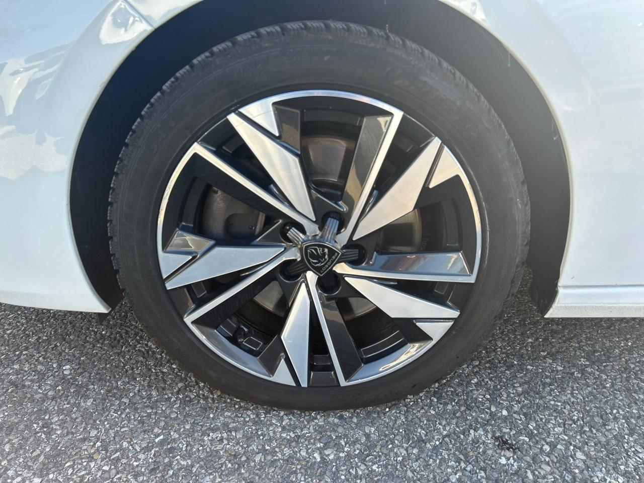 Peugeot 308 phev 180ch active pack e-eat8 — photo 11