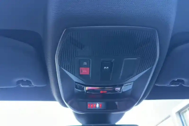 Peugeot 308 phev 180 e-eat8 — photo 24