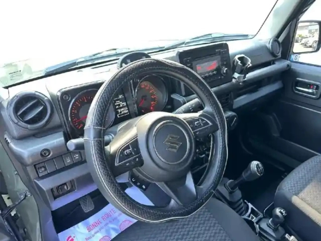 Suzuki Jimny 1.5 vvt privilège — photo 13
